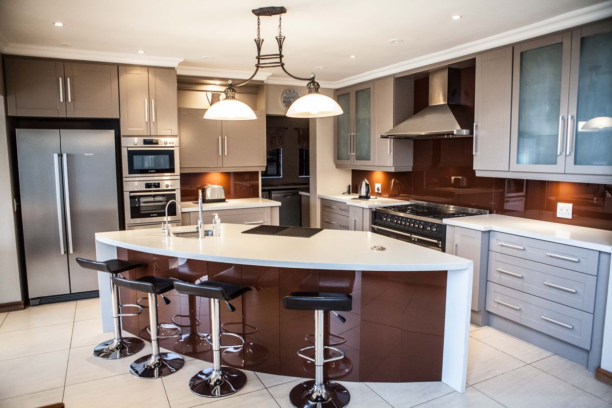 Your Dream Home Awaits with Stunning Design and Spectacular Views - Photo 3