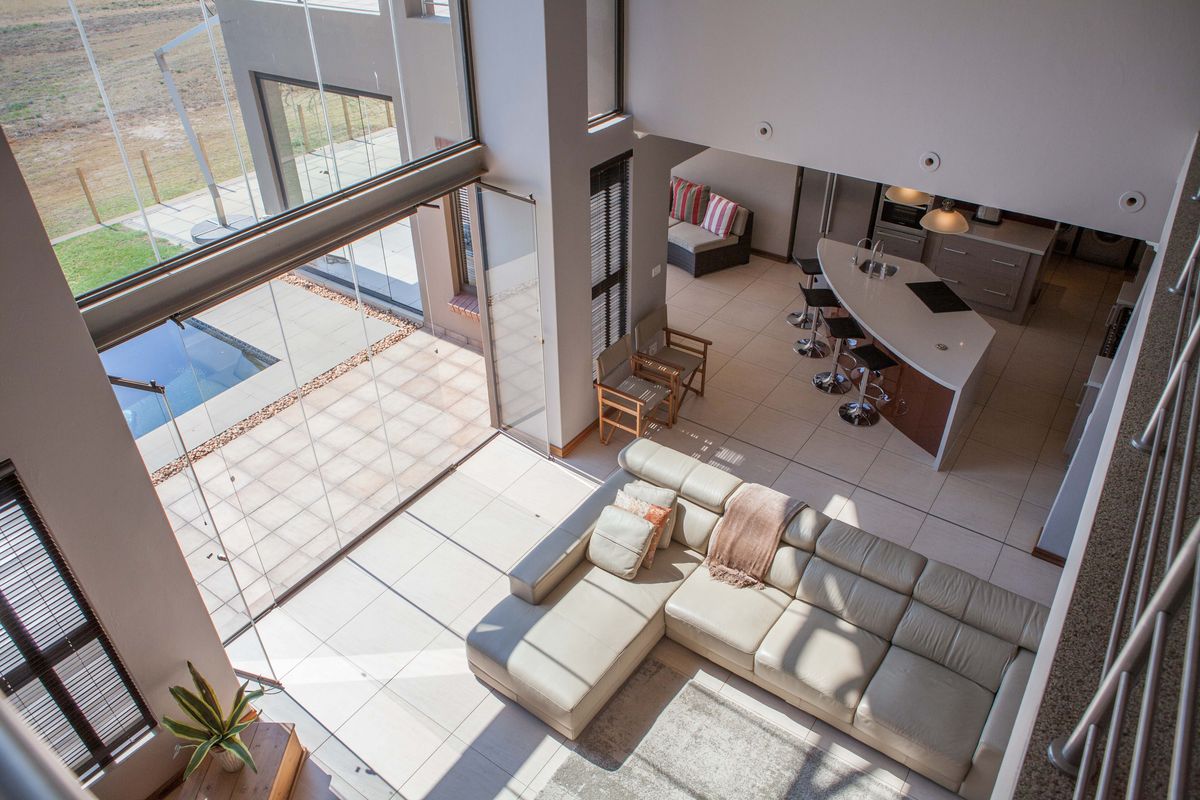 Experience Dream Living with Stunning Architecture and Scenic Views - Photo 2
