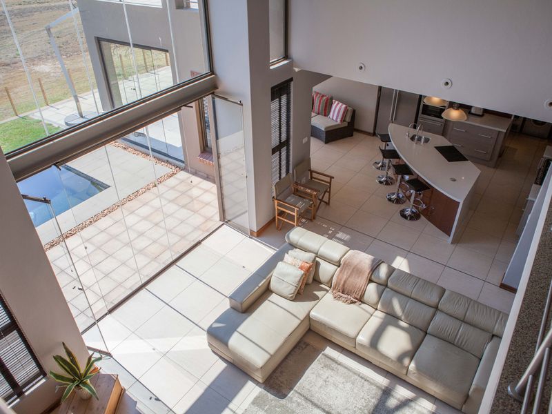 Your Dream Home Awaits with Stunning Design and Spectacular Views - Photo 7