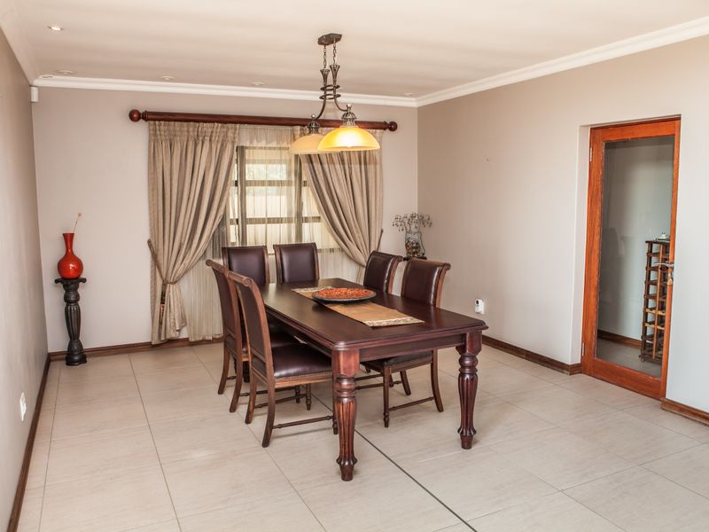 Your Dream Home Awaits with Stunning Design and Spectacular Views - Photo 6