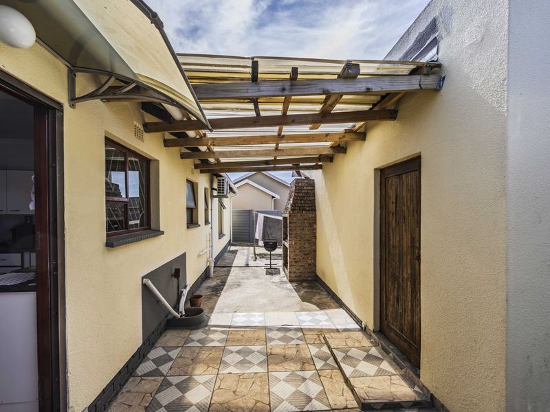 3 Bedroom House - Photo 4