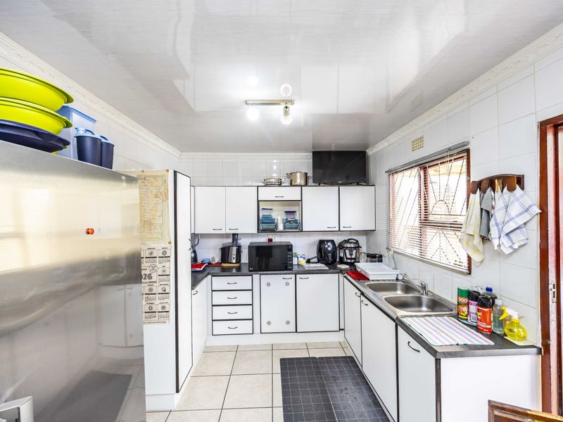 3 Bedroom House - Photo 5