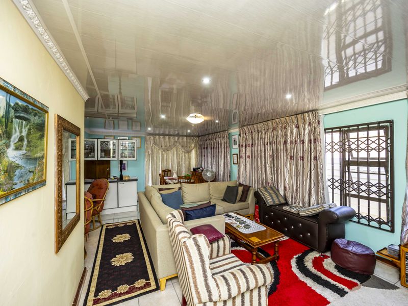 3 Bedroom House - Photo 10