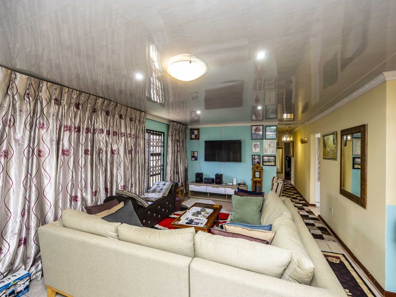 3 Bedroom House - Photo 9