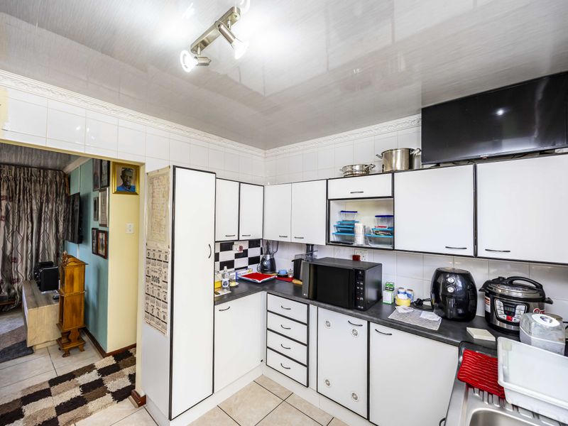 3 Bedroom House - Photo 6