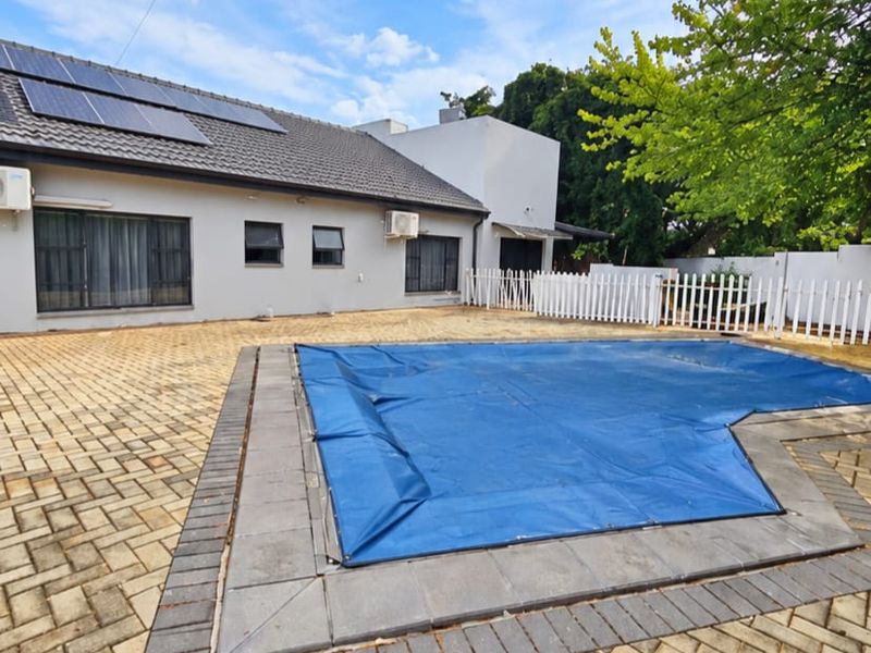 LUXURIOUS, STYLISH COMFORT MODERN LIVING, SPACIOUS, SOLAR, BOREHOLE YOU NAME IT... - Photo 10
