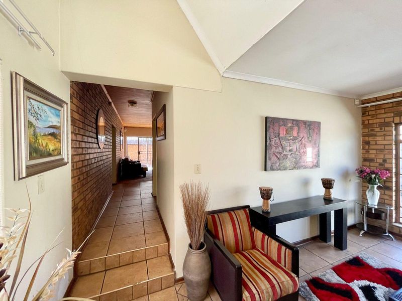 Four bedroom home plus two bedroom flat for sale in Evander - Photo 10
