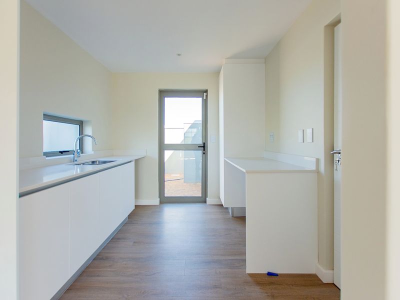 Stylish Home with Indoor-Outdoor Living in Scenic Langebaan Country Estate - Photo 6