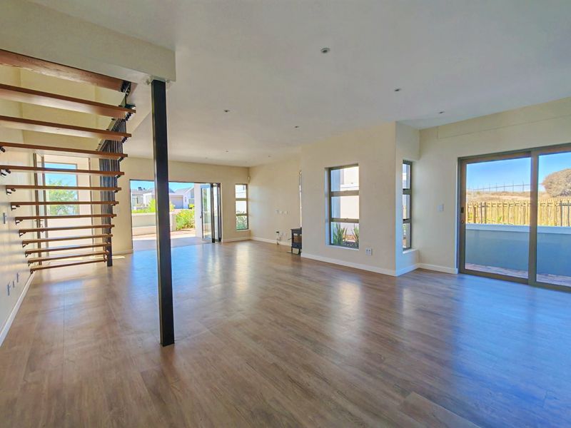 Stylish Home with Indoor-Outdoor Living in Scenic Langebaan Country Estate - Photo 3