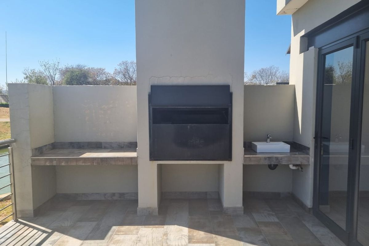 The Islands Estate, Hartbeespoort -  Discover Your Dream Home in! - Photo 4