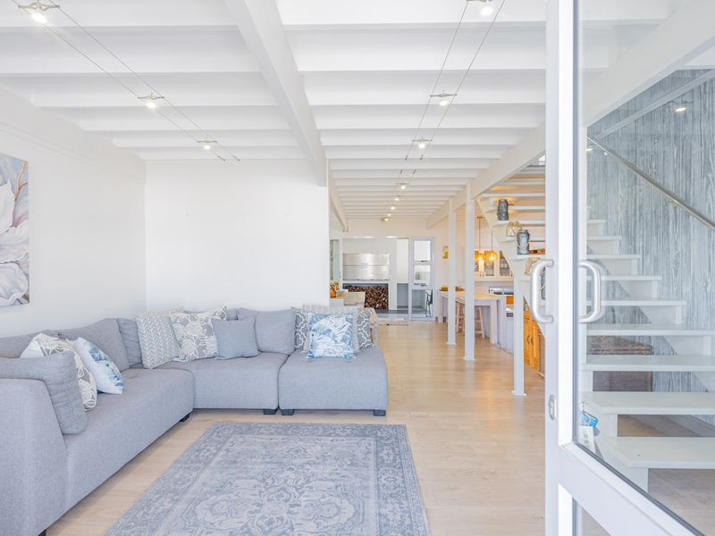 Neat, Spacious & Ready for You! - Photo 9