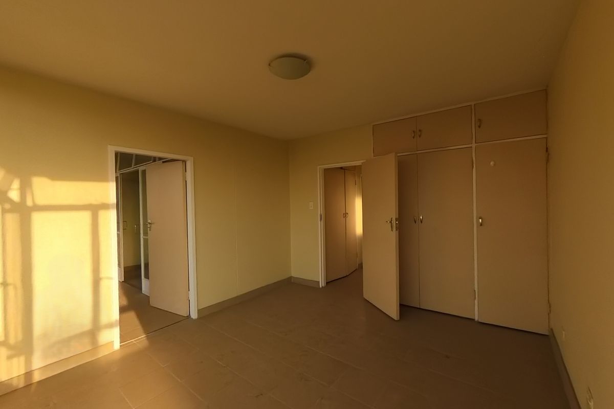 Two bedroom flat in Muckleneuk, perfect for first-time buyers or investors! - Photo 5