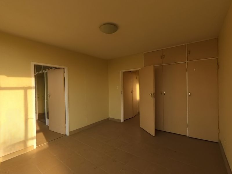 Two bedroom flat in Muckleneuk, perfect for first-time buyers or investors! - Photo 5