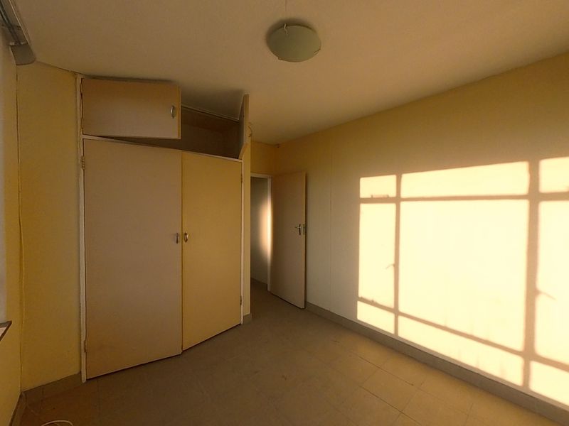 Two bedroom flat in Muckleneuk, perfect for first-time buyers or investors! - Photo 8