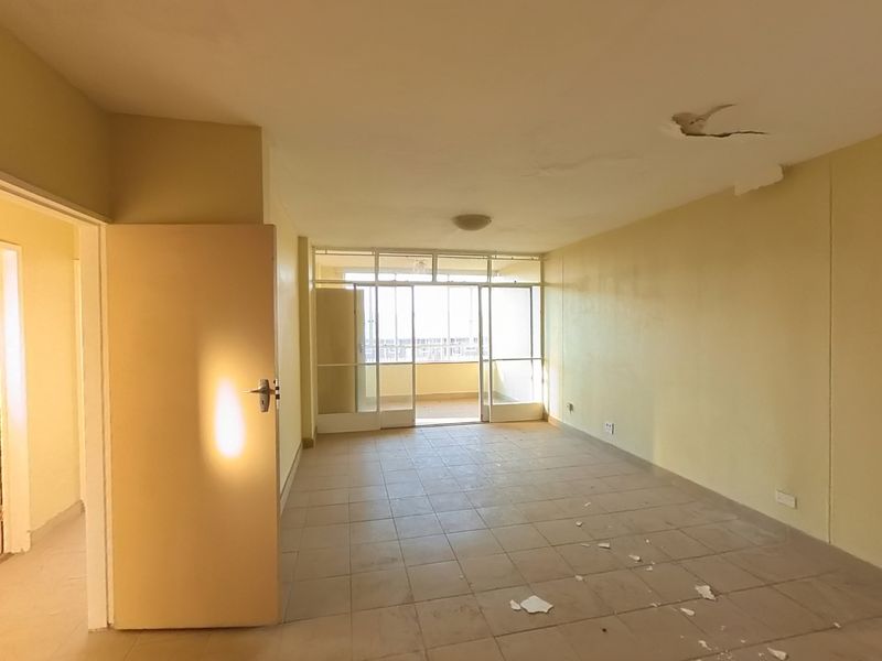 Two bedroom flat in Muckleneuk, perfect for first-time buyers or investors! - Photo 2