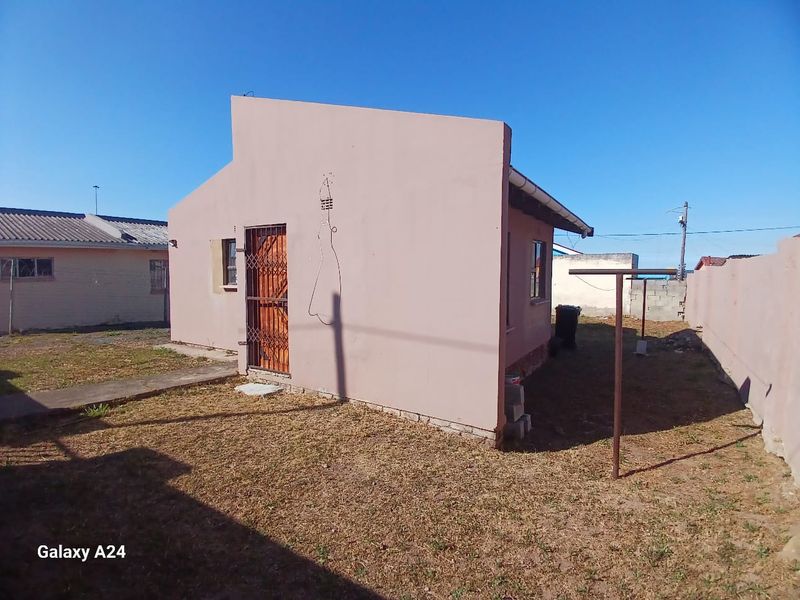 3 Bedroom House in Mdantsane - Photo 8