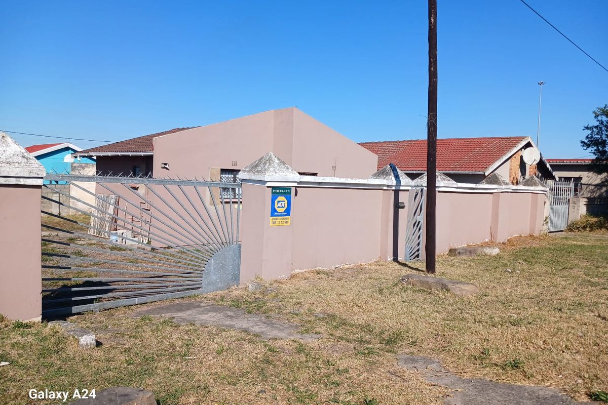 3 Bedroom House in Mdantsane - Photo 2