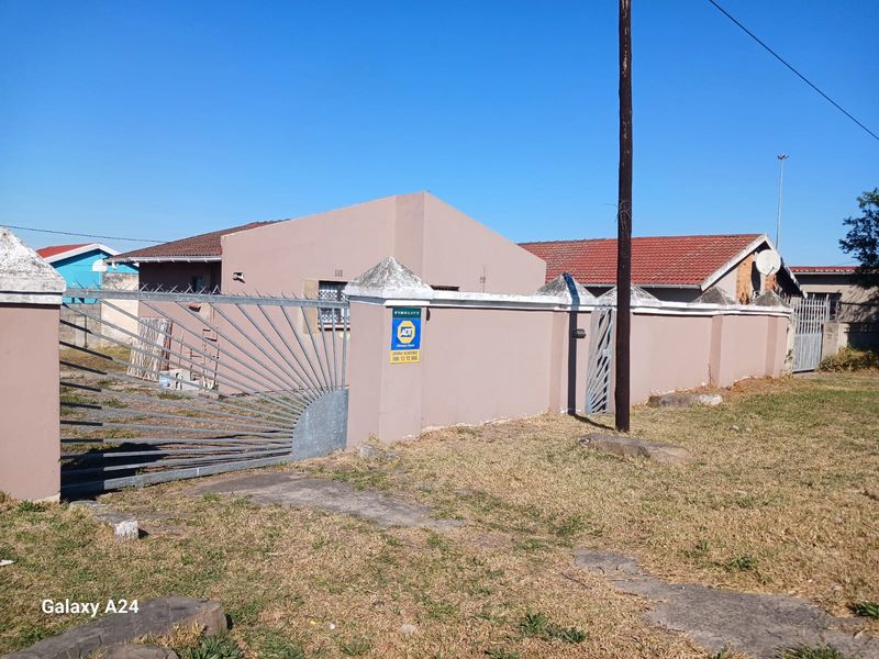 3 Bedroom House in Mdantsane - Photo 2