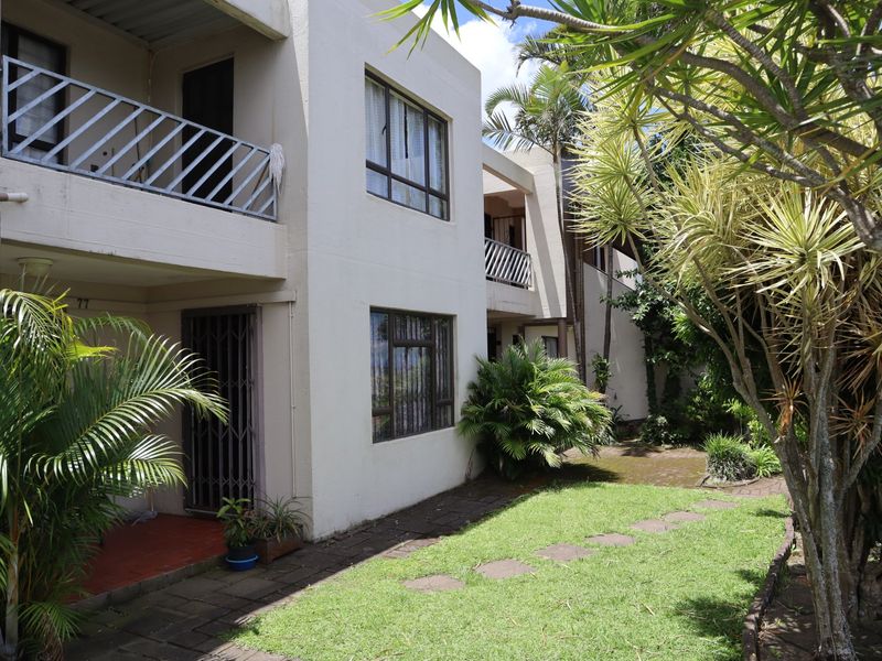 Live comfortably in this secure 2-bedroom apartment at The Campbells - Photo 3