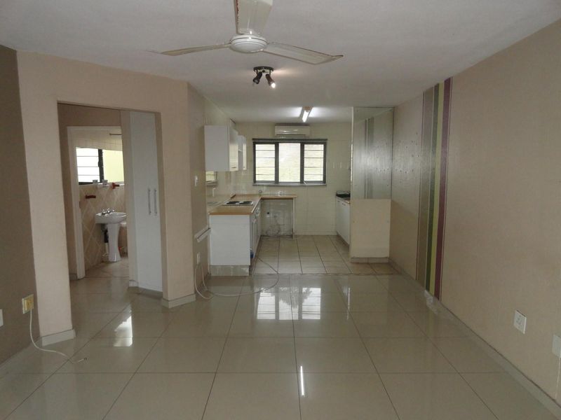 Live comfortably in this secure 2-bedroom apartment at The Campbells - Photo 4