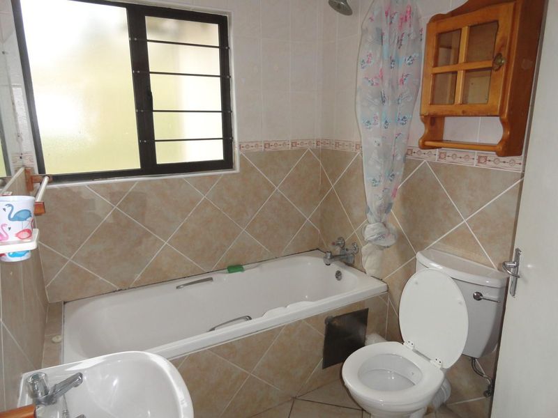 Live comfortably in this secure 2-bedroom apartment at The Campbells - Photo 8