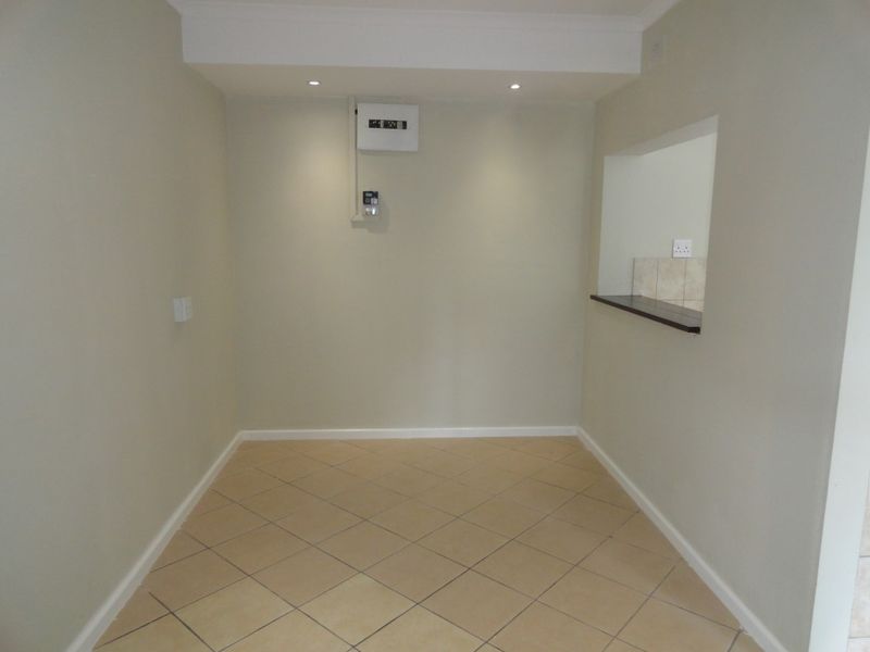 Stunning Family Home with Separate Cottage and Pool in Hatton Estate - Photo 7