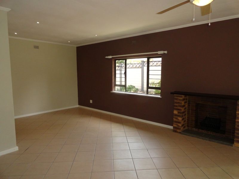 Stunning Family Home with Separate Cottage and Pool in Hatton Estate - Photo 6