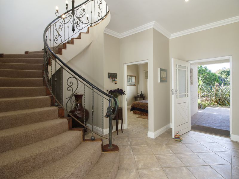 Luxury Six-Bedroom Marina Home with River and Sea Views - Photo 5