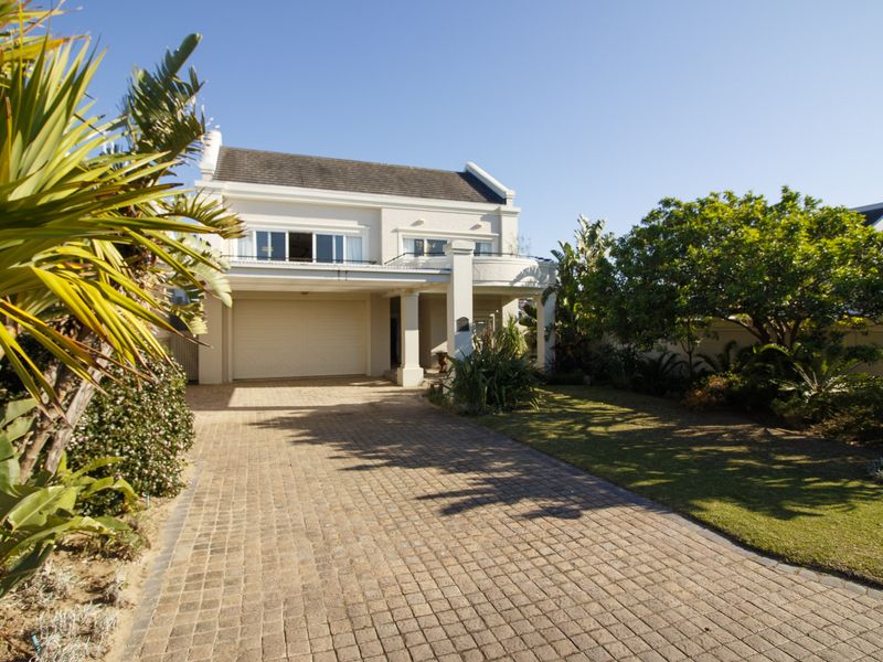 Luxury Six-Bedroom Marina Home with River and Sea Views - Photo 3