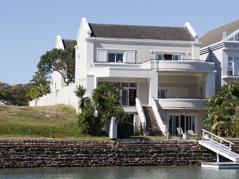 Luxury Six-Bedroom Marina Home with River and Sea Views - Photo 2
