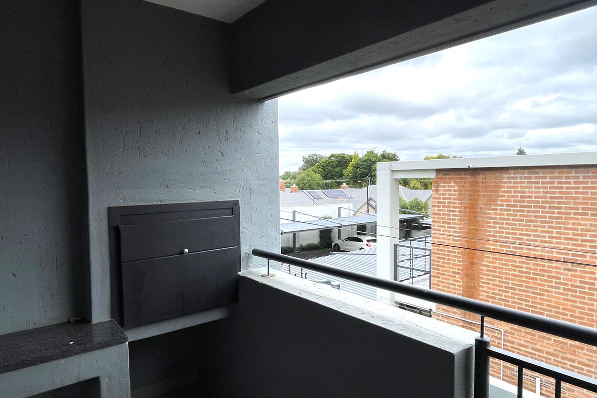 2 Bedroom Investment unit - Location is key. - Photo 4