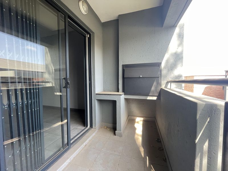 2 Bedroom Investment unit - Location is key. - Photo 3