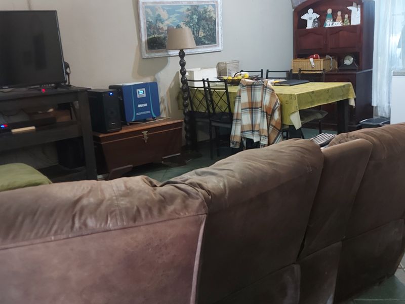 SPACIOUS 3 BEDROOM HOMR WITH BUSINESS POTENTIAL  IN PRIME LOCATION - Photo 7