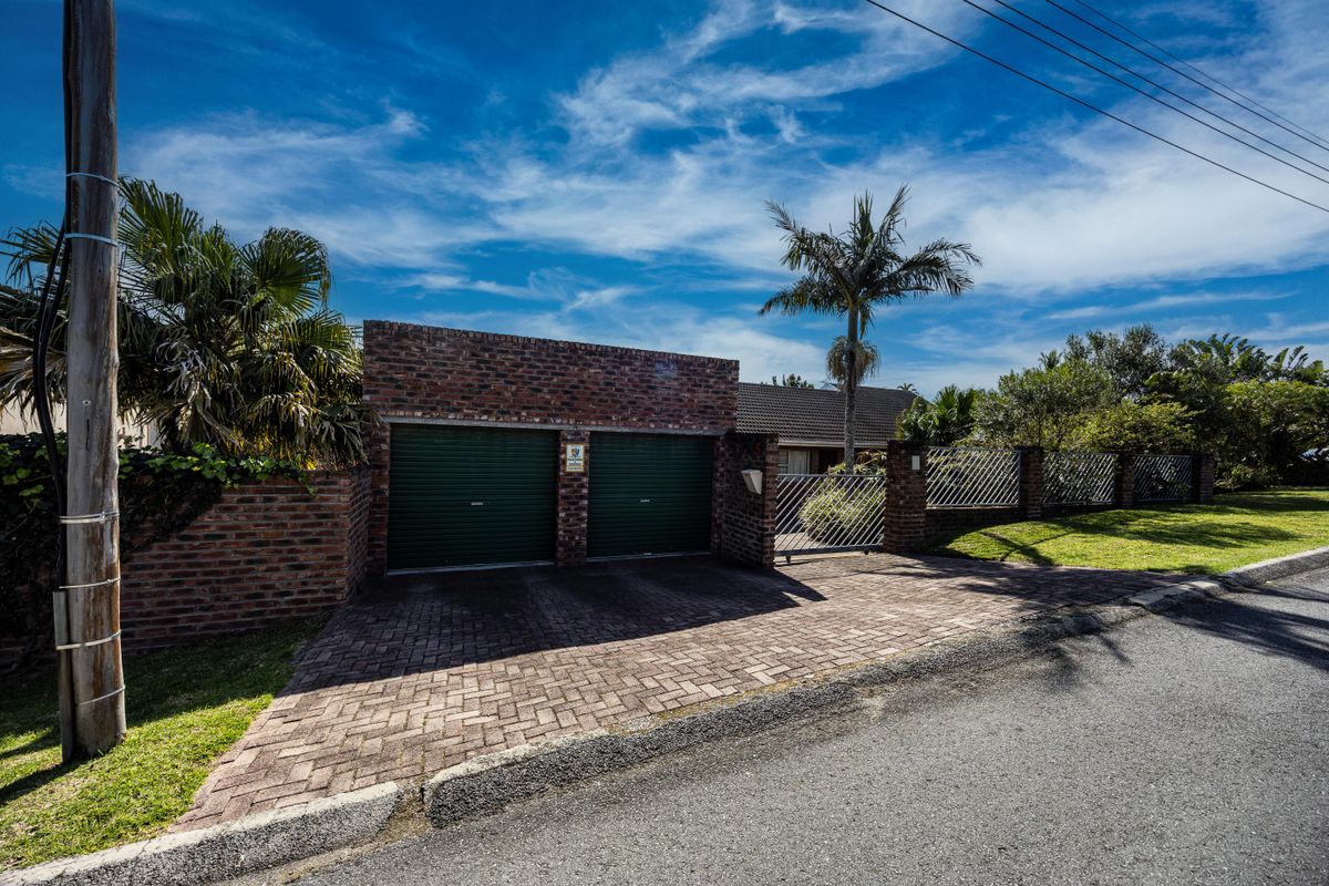 Ideal Family Home with Covered Patio, Pool, and Additional Flatlet - Photo 2