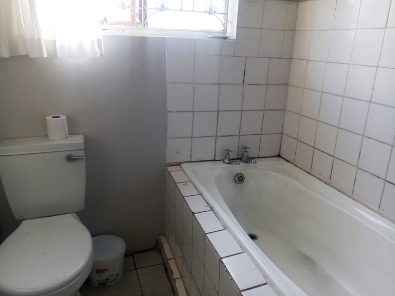 2 Bedroom House for Sale in Mdantsane NU5 - Photo 8