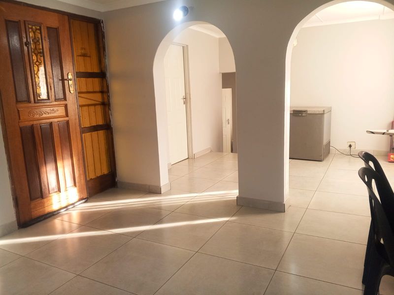 2 Bedroom House for Sale in Mdantsane NU5 - Photo 7