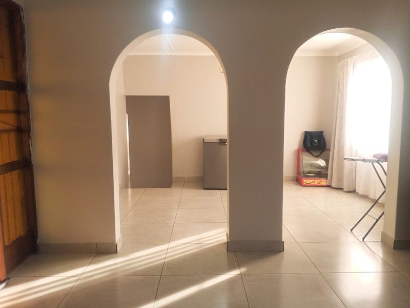 2 Bedroom House for Sale in Mdantsane NU5 - Photo 6