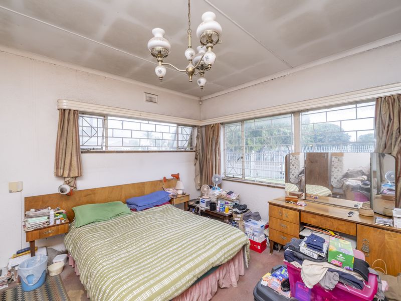 LOOKING FOR SOMETHING CENTRALLY LOCATED? - Photo 4