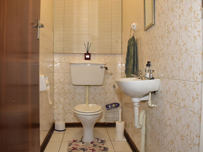 2 Bedroom Townhouse for Sale in a Sought-After Secure Complex - Photo 10