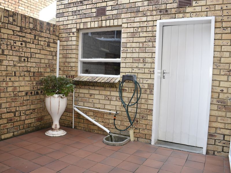 2 Bedroom Townhouse for Sale in a Sought-After Secure Complex - Photo 5