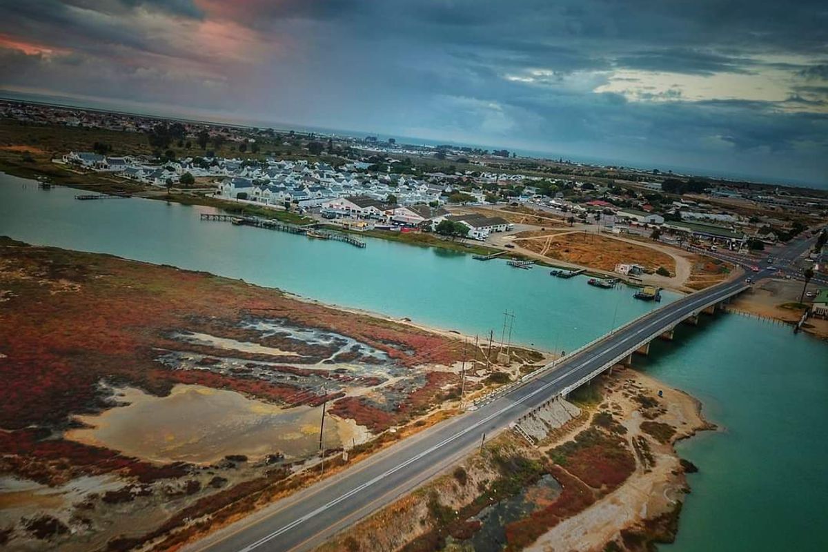 185 m2  of land situated in the stunning West Coast , Velddrif area. Located close to amenities. - Photo 3