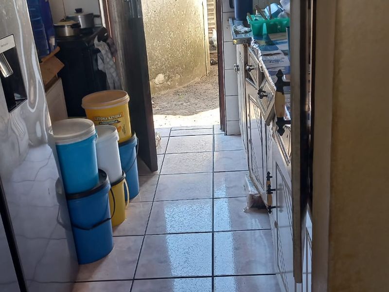 3-Bedroom Home with Income-Generating 2-Bedroom Flatlet - Photo 4