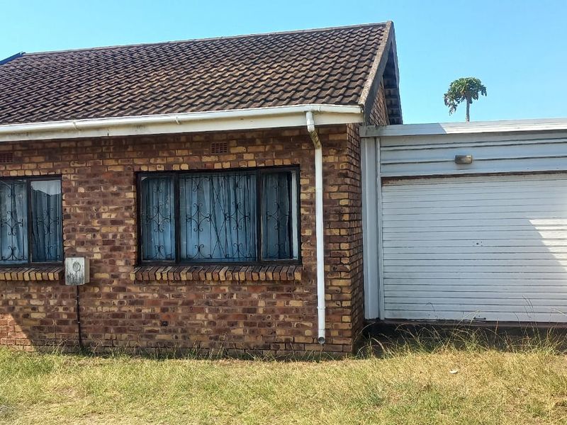3-Bedroom Home with Income-Generating 2-Bedroom Flatlet - Photo 7