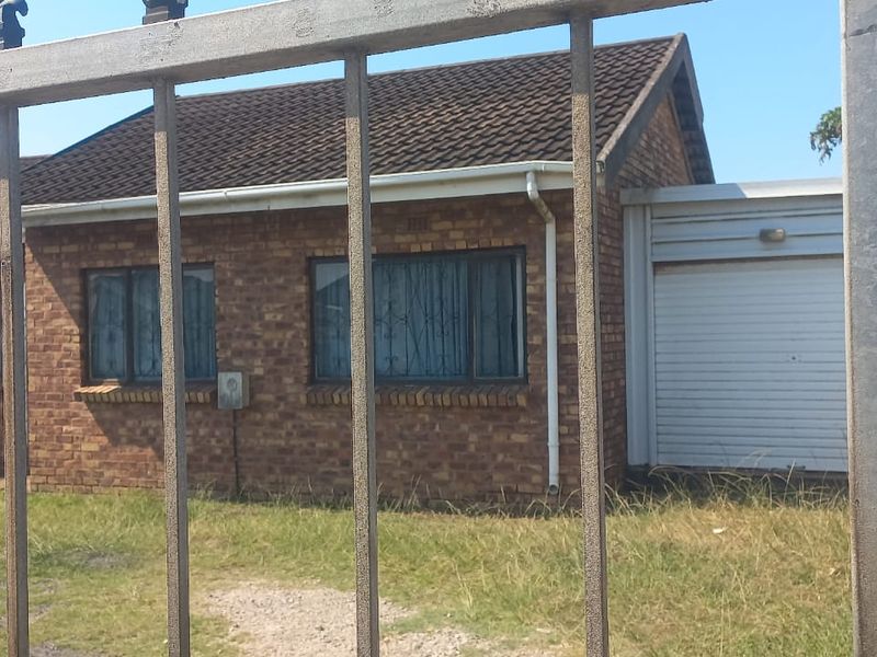 3-Bedroom Home with Income-Generating 2-Bedroom Flatlet - Photo 6