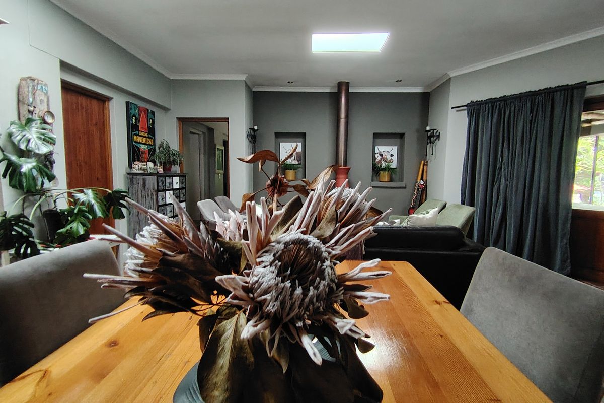 House Share - with a Real Surfer Vibe - Photo 2