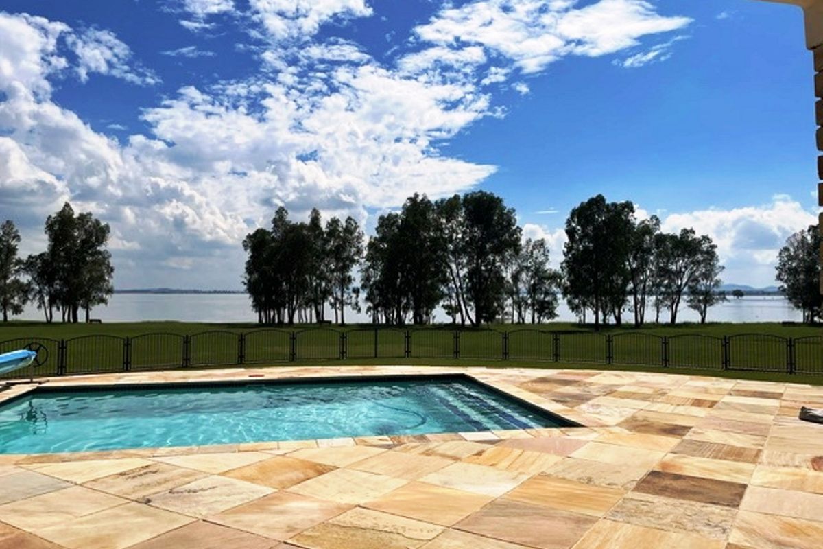 Waterfront Masterpiece on Vaal Dam, Free State. - Photo 4