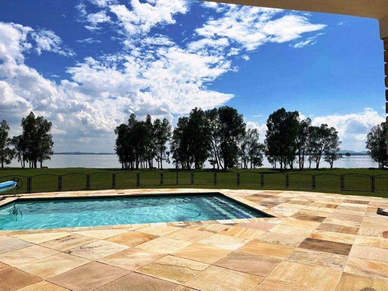 Waterfront Masterpiece on Vaal Dam, Free State. - Photo 4