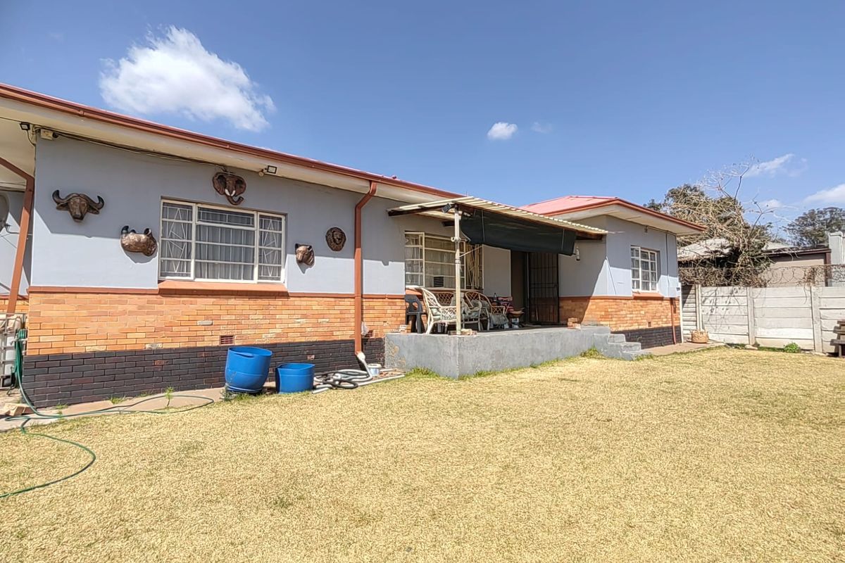 House with a gorgeous view for sale in Parys - Photo 3