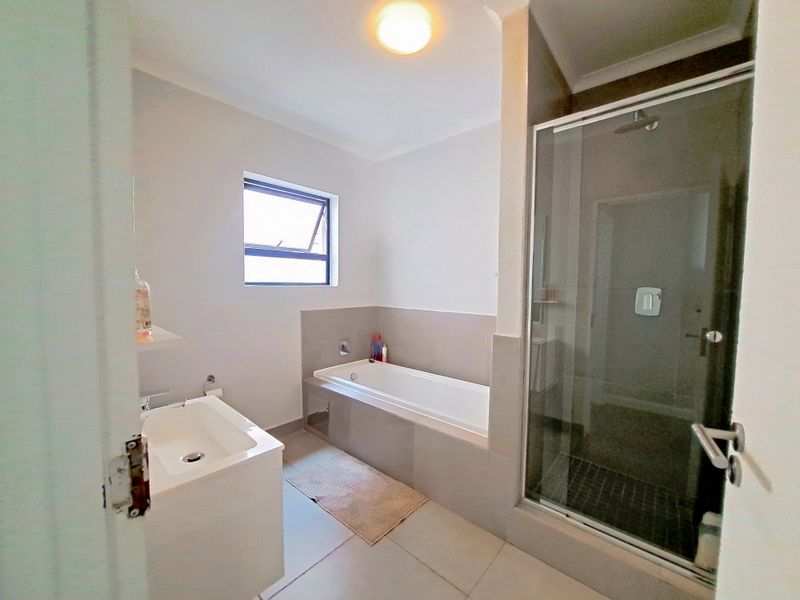 Modern air bnb ready lifestyle estate in prime location - Photo 10