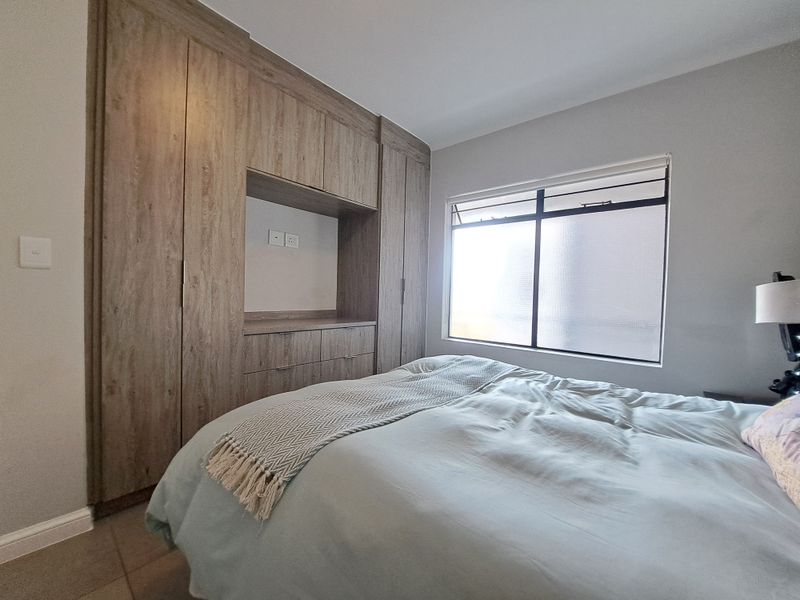 Modern air bnb ready lifestyle estate in prime location - Photo 8